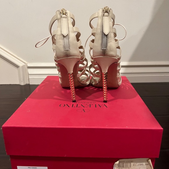 Valentino Leather Gladiator Sandals (EU38) - Picture 4 of 5